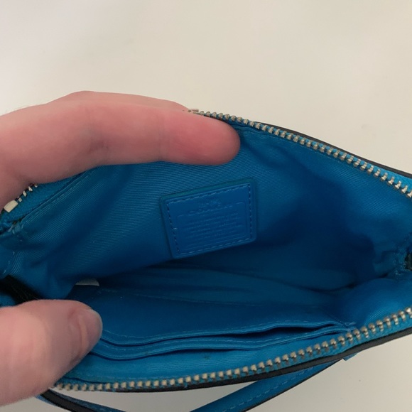 Blue coach wristlet - Picture 4 of 4